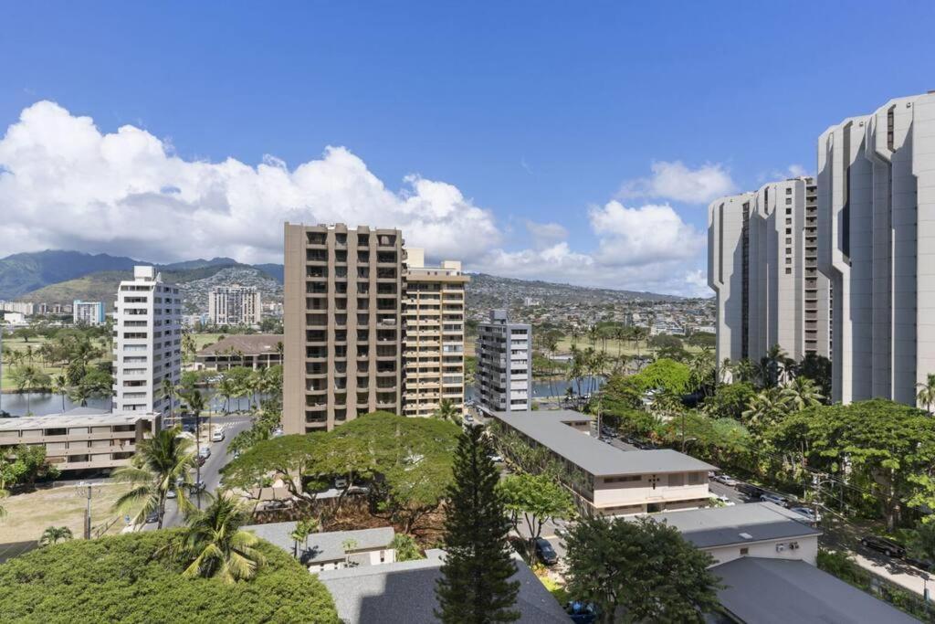 Ala Wai 1 Bed Canal View
