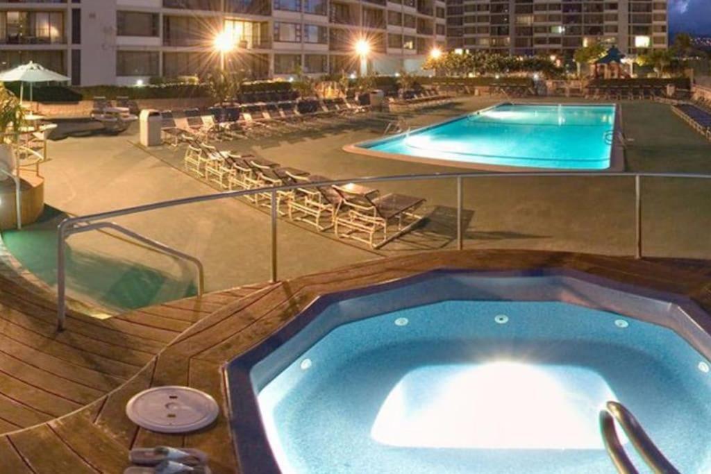 Ala Wai 1 Bed Canal View *