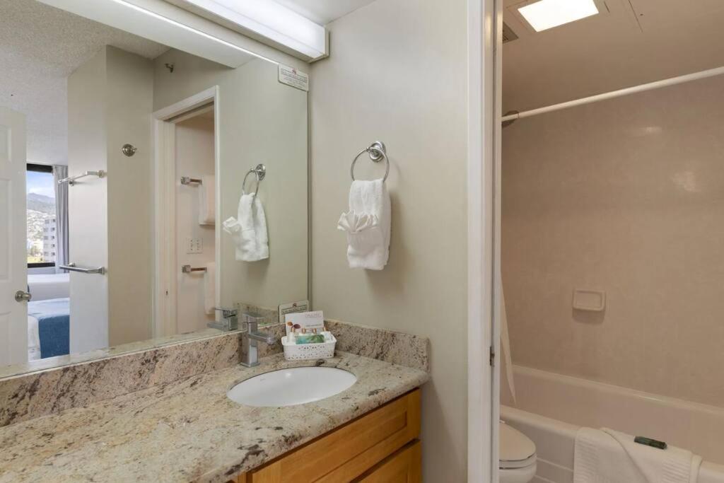 Ala Wai 1 Bed Canal View Honolulu